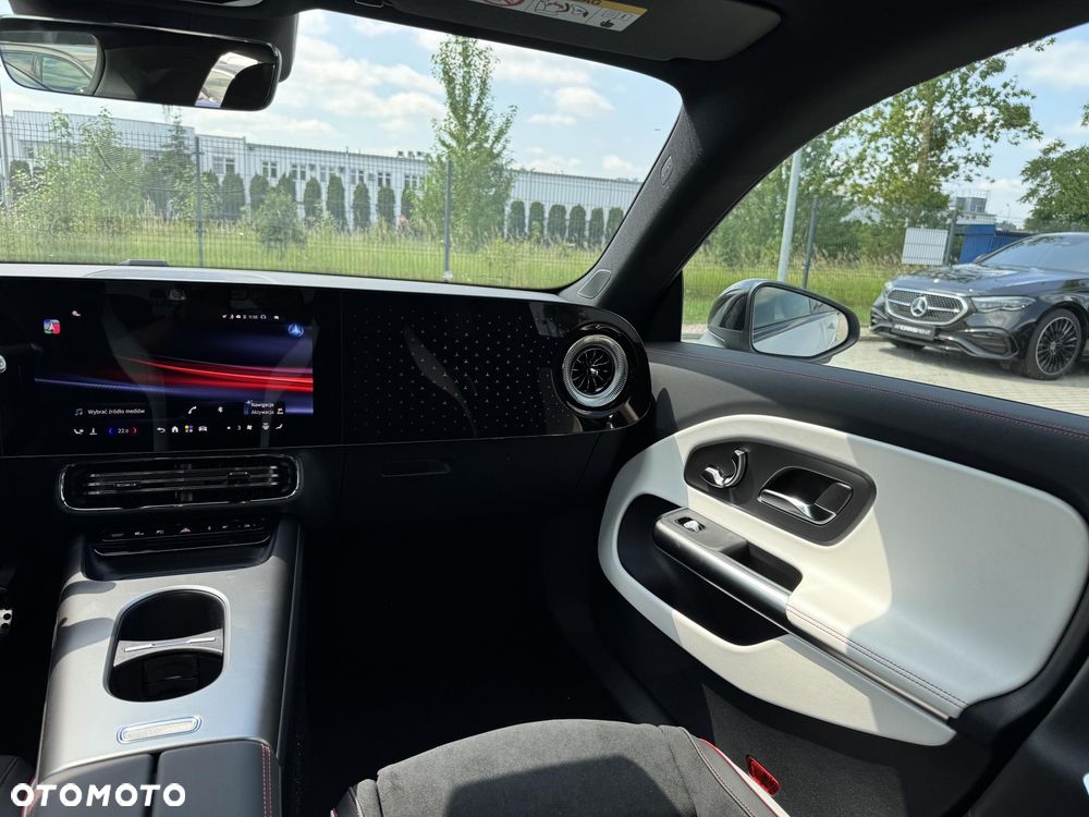 Mercedes-Benz CLA 200 mHEV 4-Matic 8G-DCT - 16