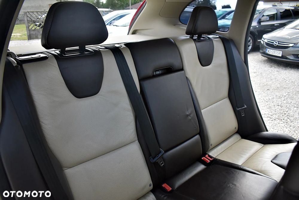 Volvo XC 60 2.4D AWD Summum - 20