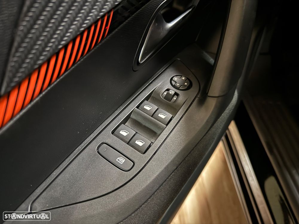 Peugeot e-2008 Allure - 27