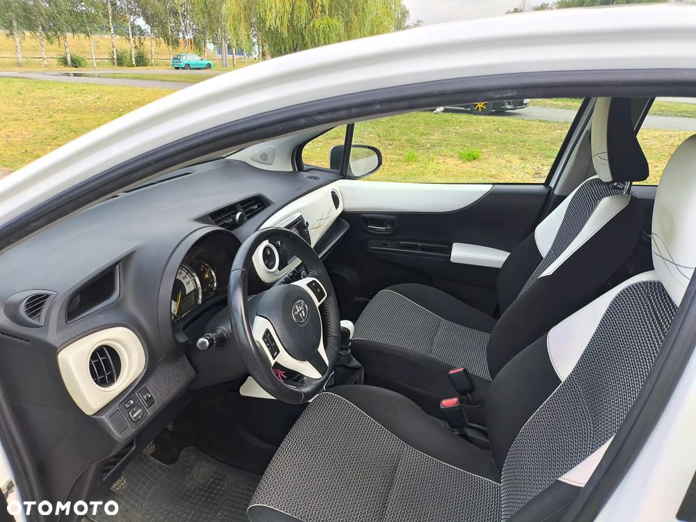 Toyota Yaris 1.33 Prestige - 7