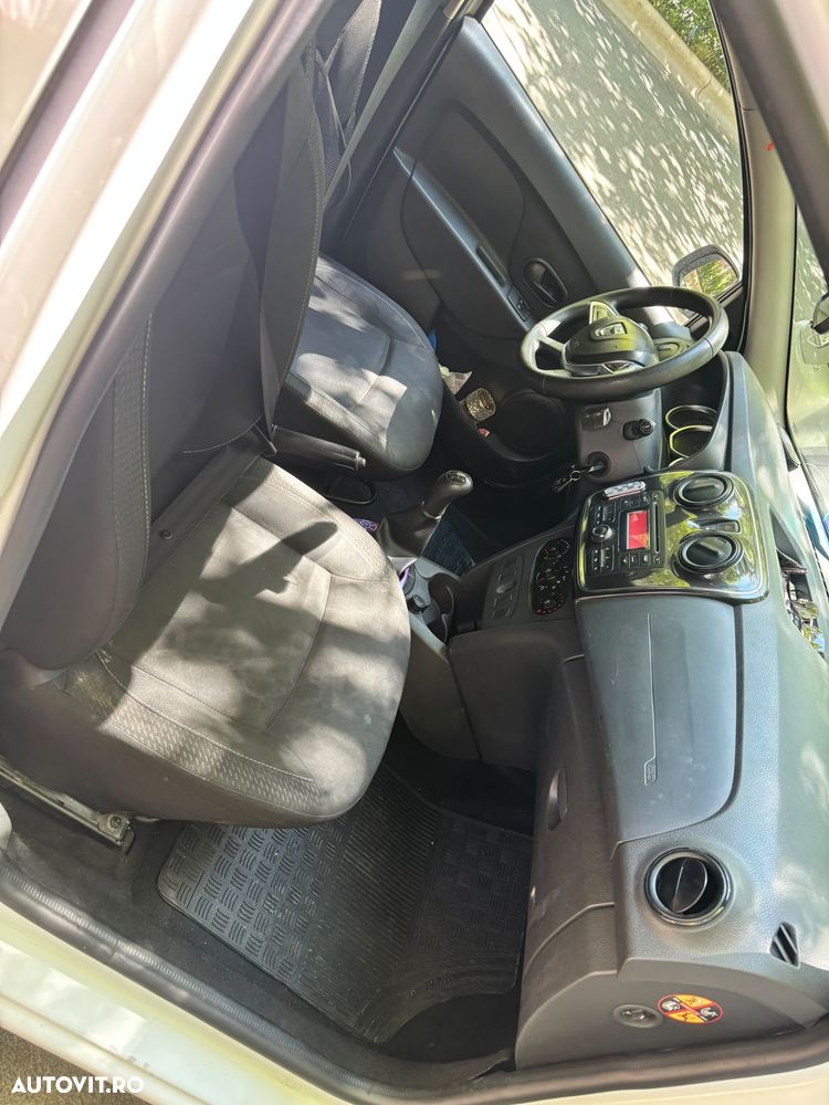 Dacia Sandero - 7