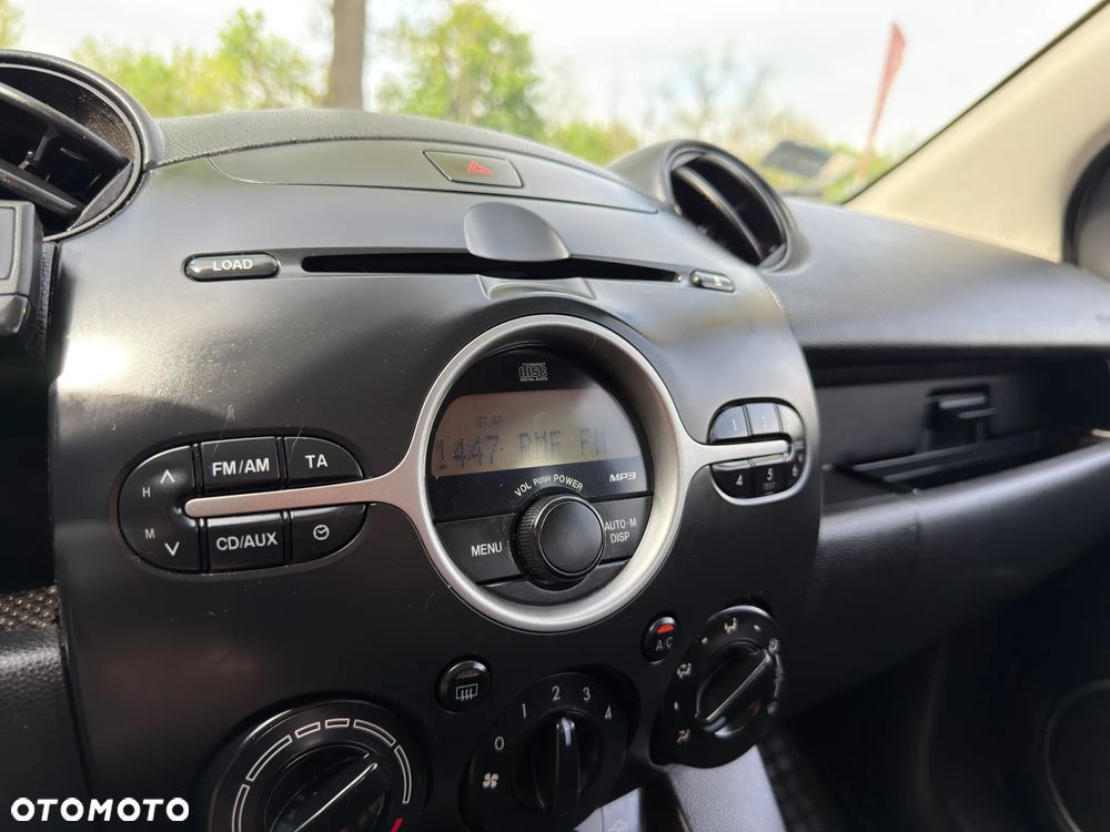 Mazda 2 - 18