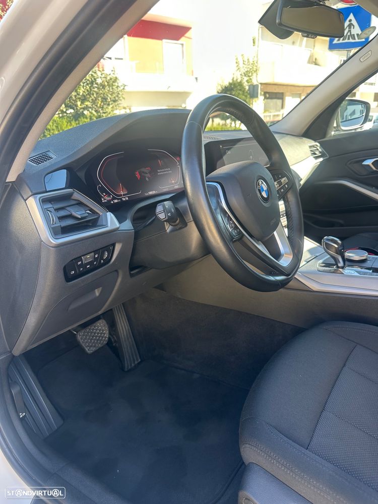BMW 320 d Touring Auto - 14