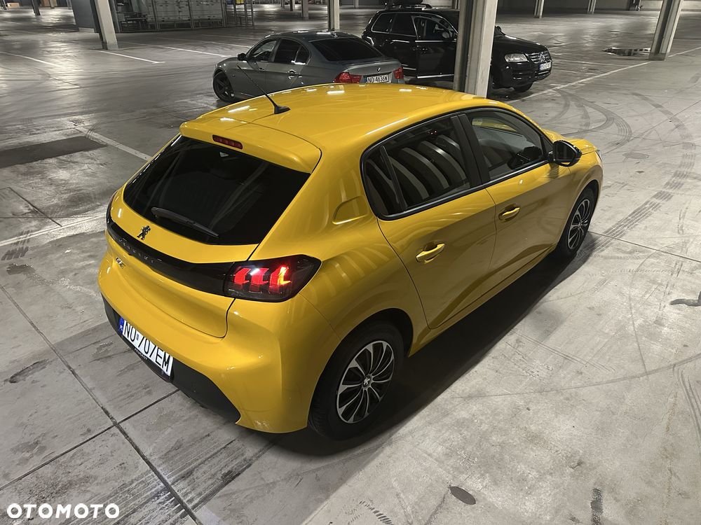 Peugeot 208 - 4