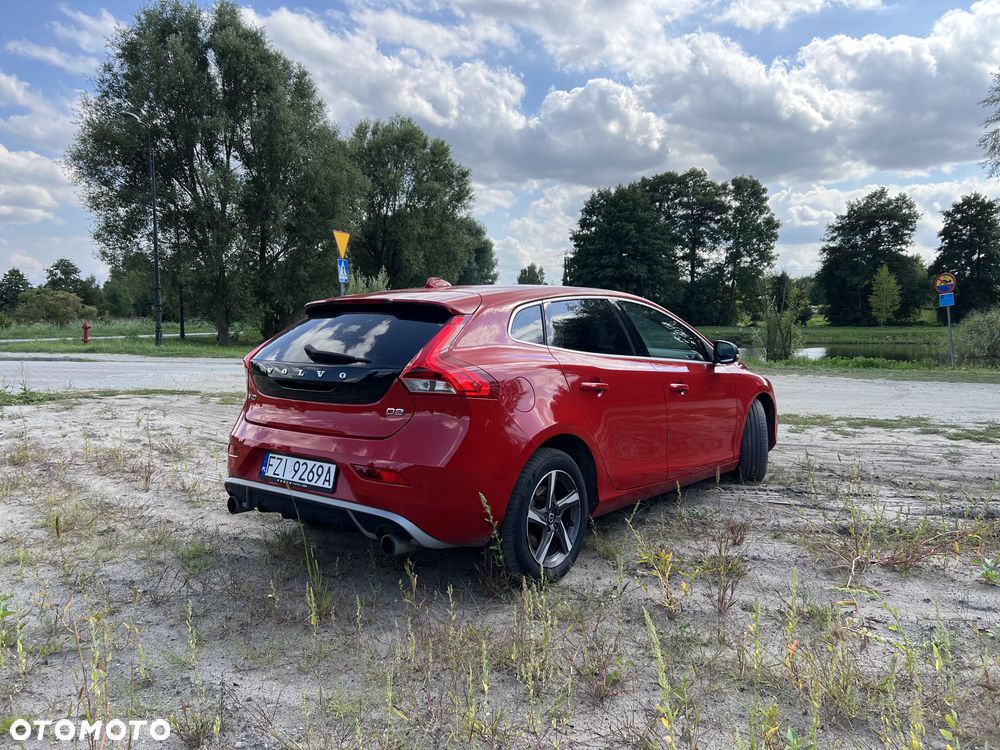 Volvo V40 D2 Drive-E R-Design Momentum - 3
