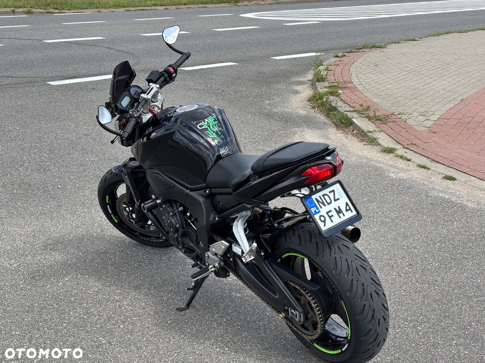 Yamaha FZ - 7