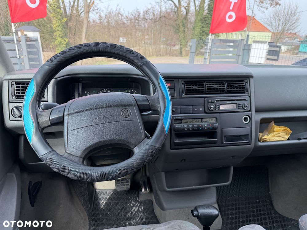 Volkswagen Multivan - 17