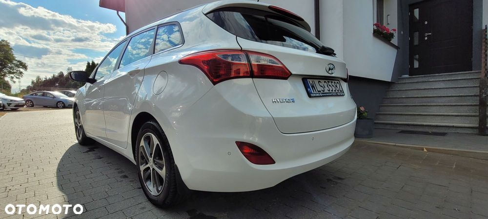 Hyundai i30 blue 1.6 GDI Passion - 11