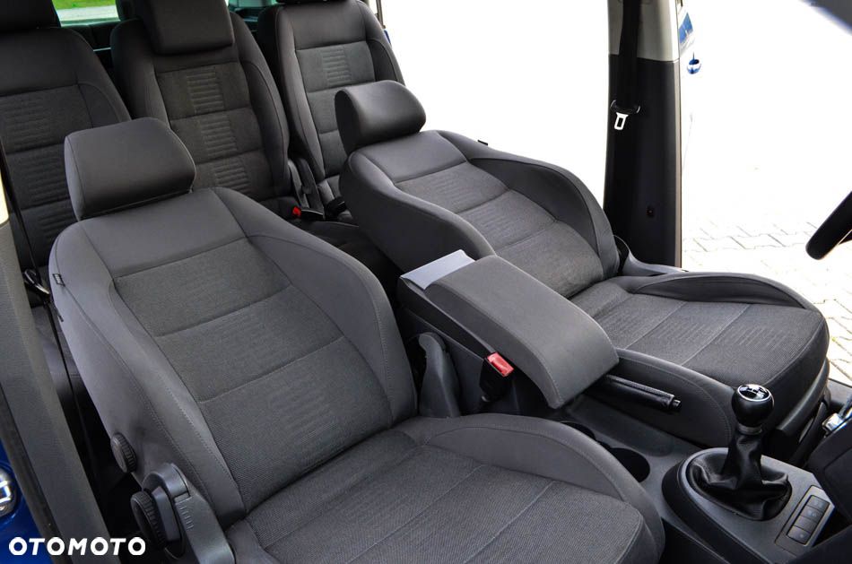Volkswagen Touran 2.0 TDI DPF Highline - 27