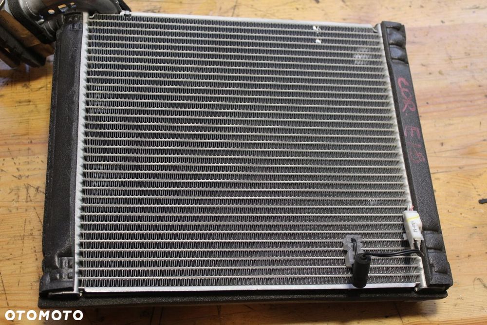 PAROWNIK KLIMATYZACJI COROLLA AURIS E15 EUROPA - 2