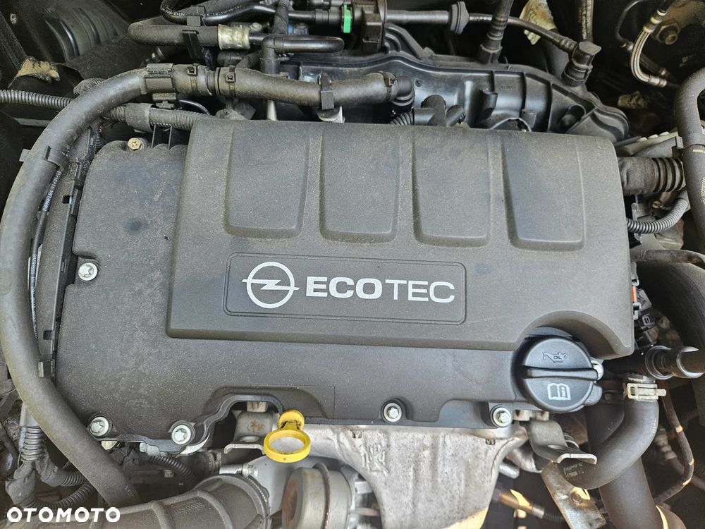 Opel Astra J 4 Corsa D Meriva B 1.4 16v T 1.4T Turbo silnik A14NET - 1