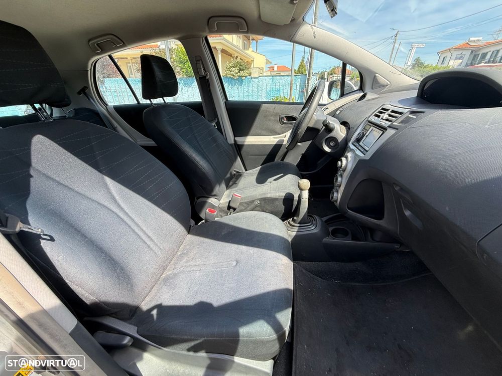 Toyota Yaris 1.0 VVT-i AC - 10