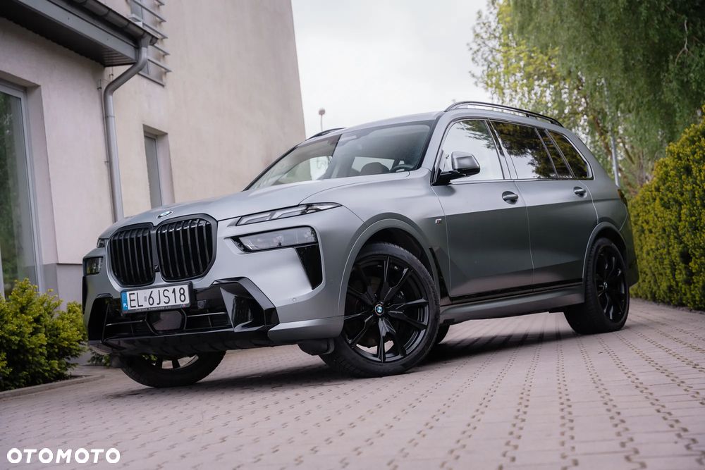 BMW X7 2023 photo 2