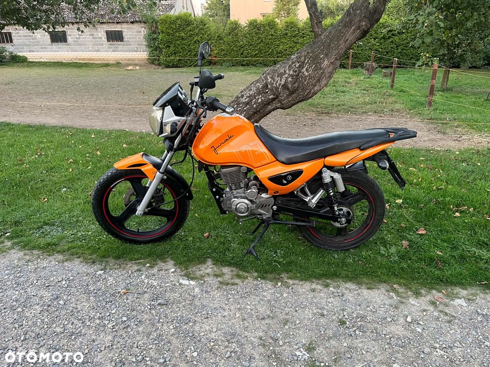 Junak Inny - 1