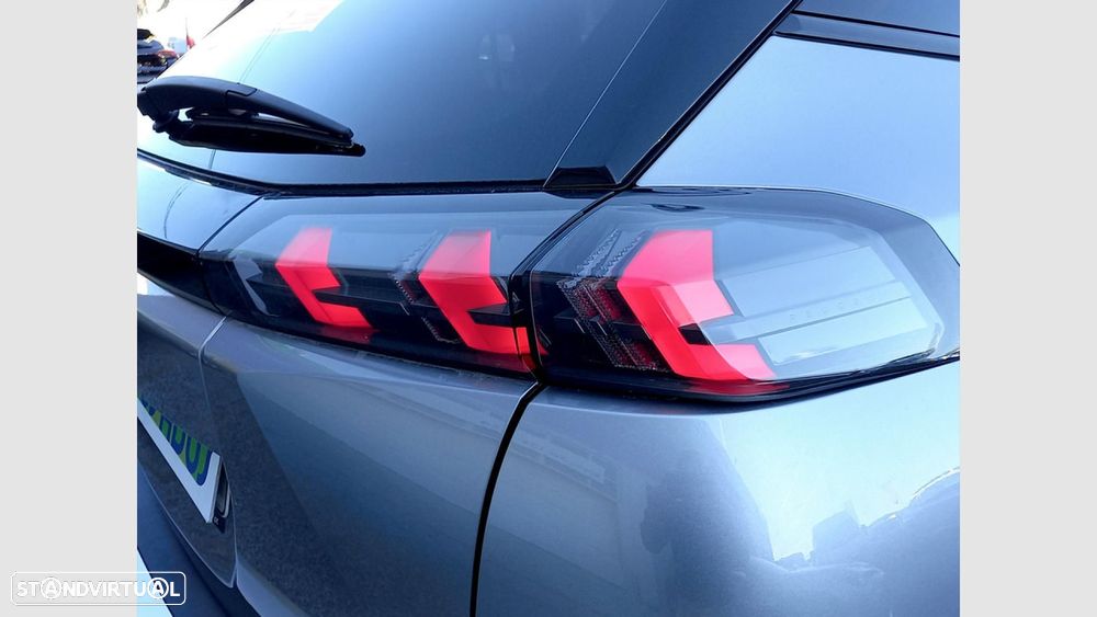 Peugeot 2008 1.2 PureTech Allure - 9