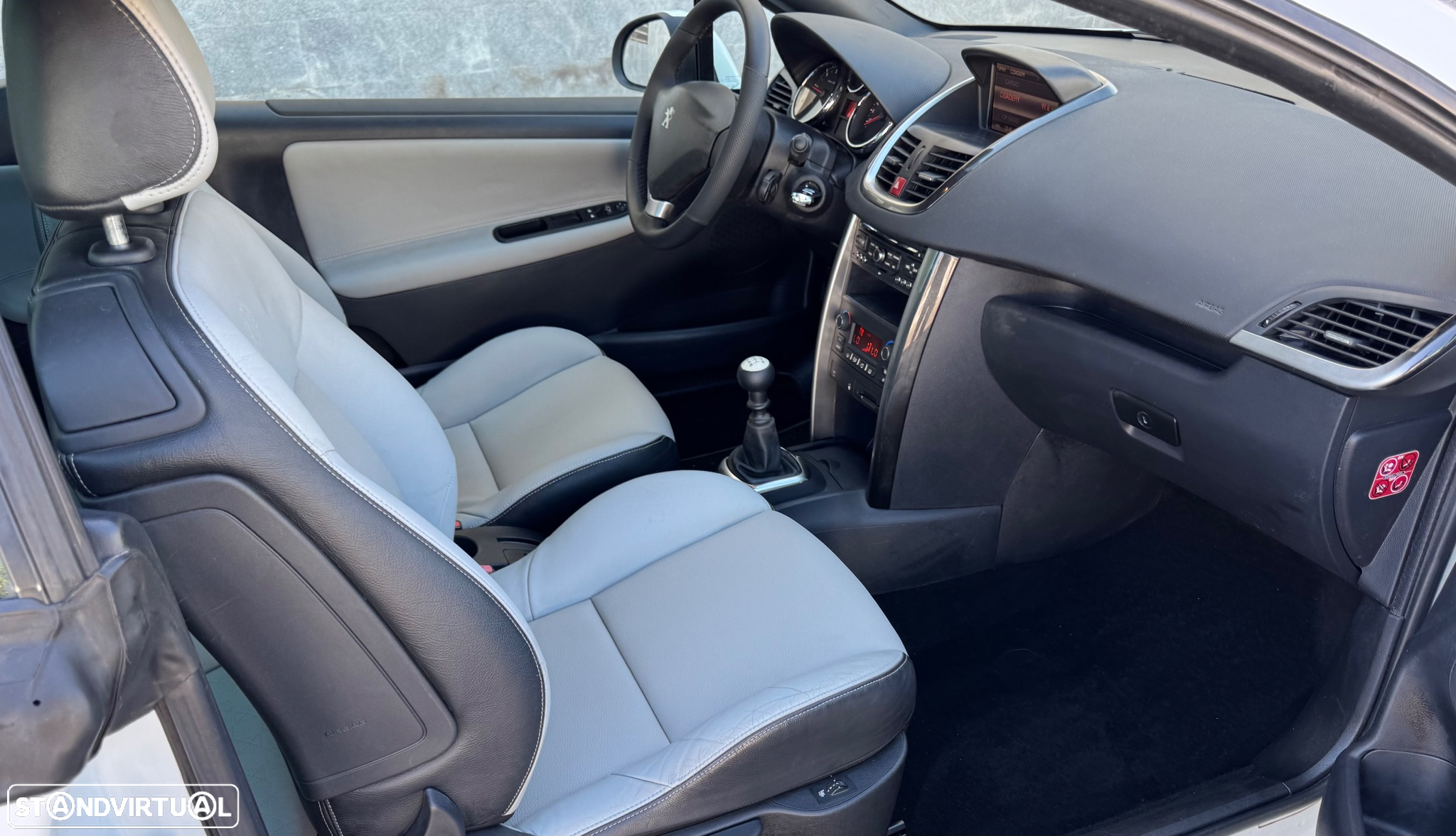 Peugeot 207 CC 1.6 HDi Roland Garros - 30