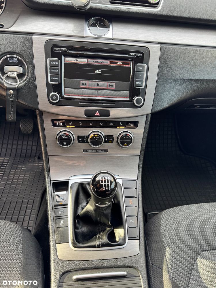 Volkswagen Passat - 8