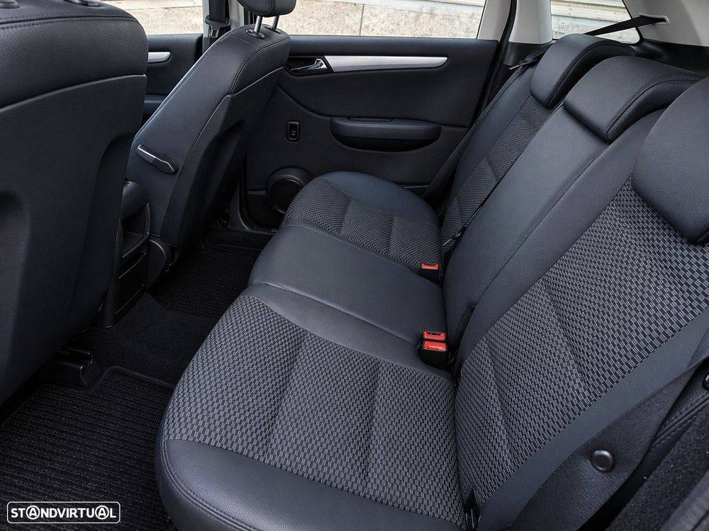 Mercedes-Benz B 160 BlueEFFICIENCY - 16