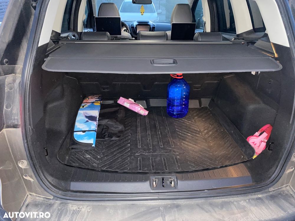 Ford Kuga 2.0 TDCi 4WD Powershift Titanium - 4