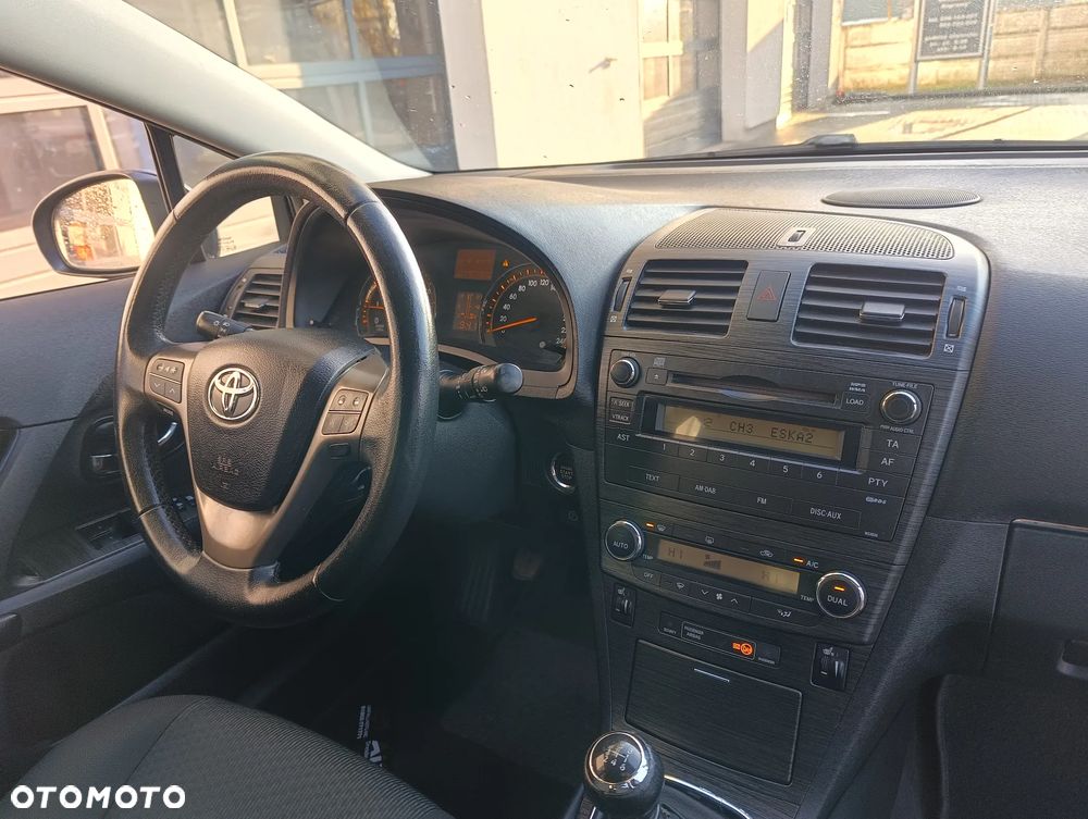 Toyota Avensis 2.0 Sol plus - 18