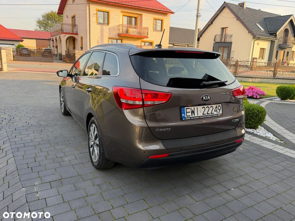 Kia Ceed 1.6 GDI ISG Dream-Team Edition - 11