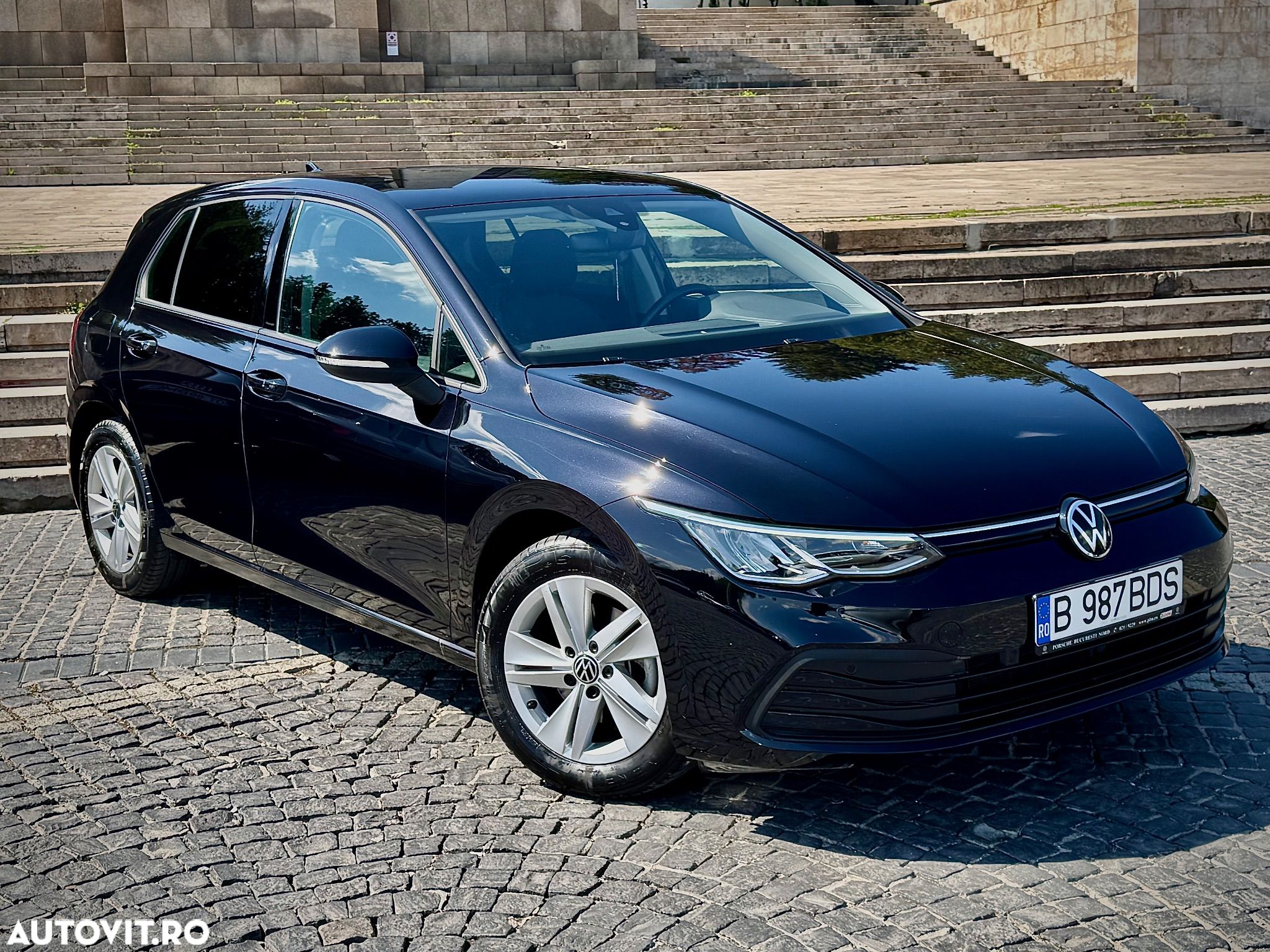 Volkswagen Golf 1.0 eTSI DSG MHEV Life - 1