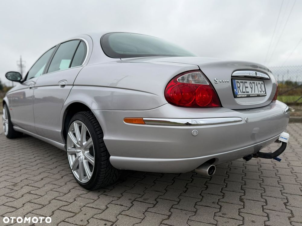 Jaguar S-Type - 11