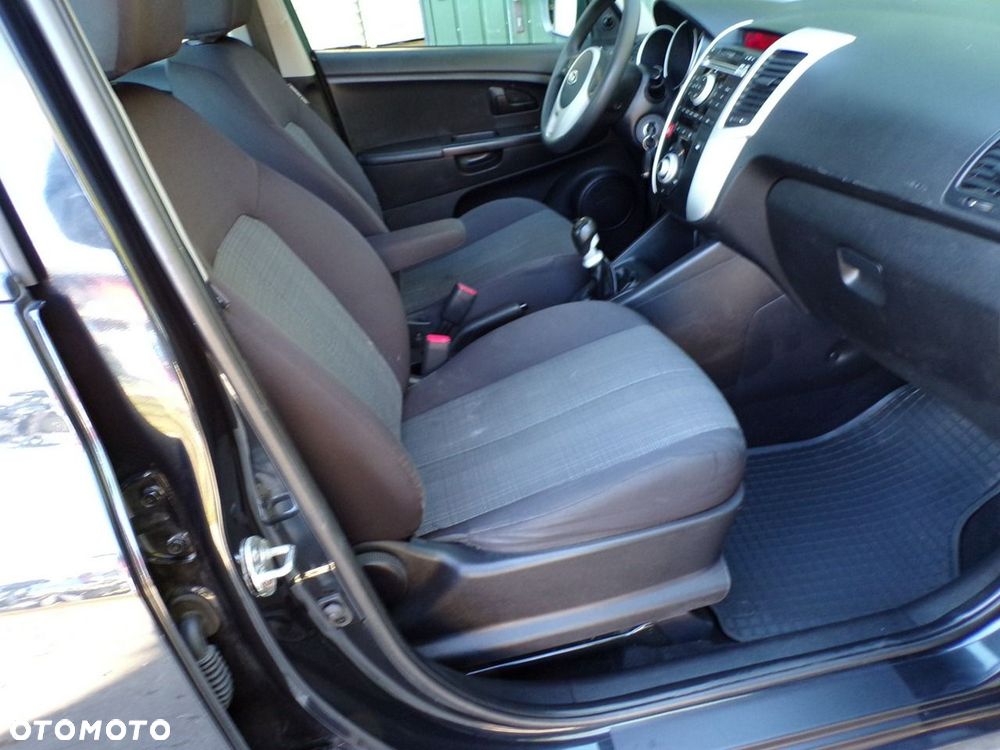 Kia Venga - 29