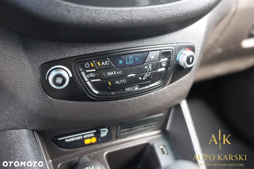 Ford Tourneo Courier - 23