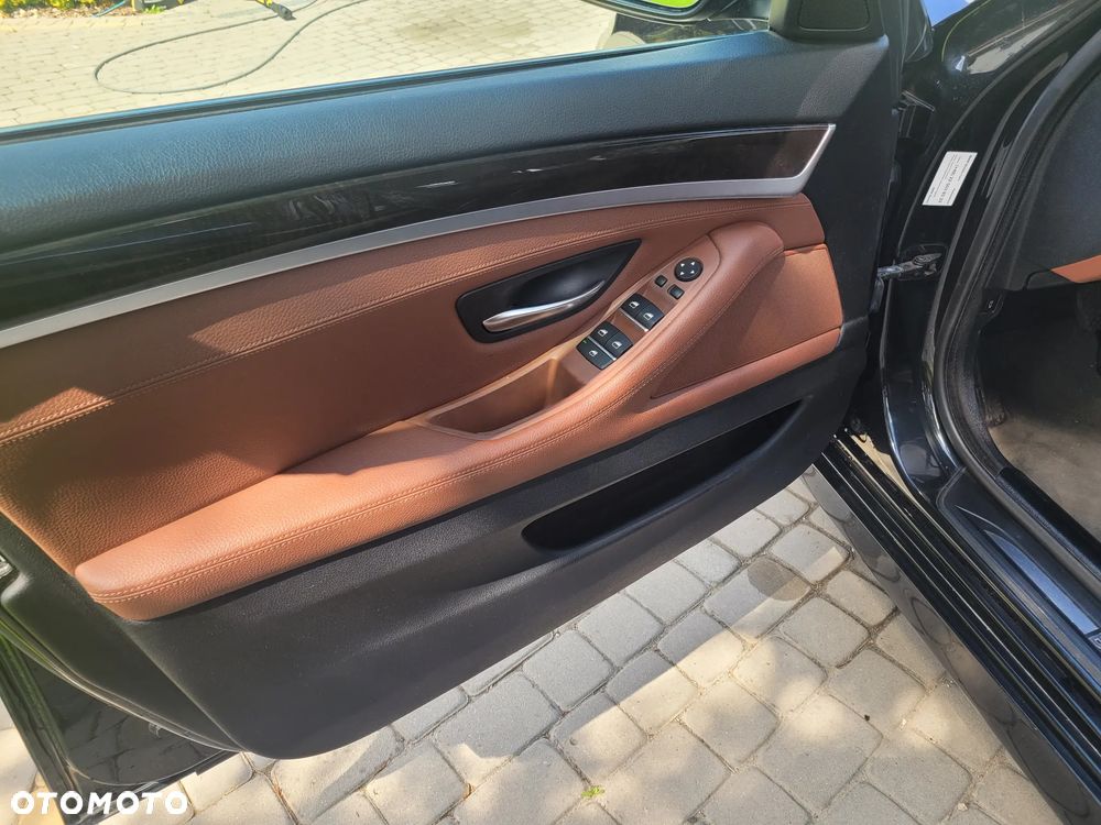 BMW Seria 5 520d Luxury Line - 12