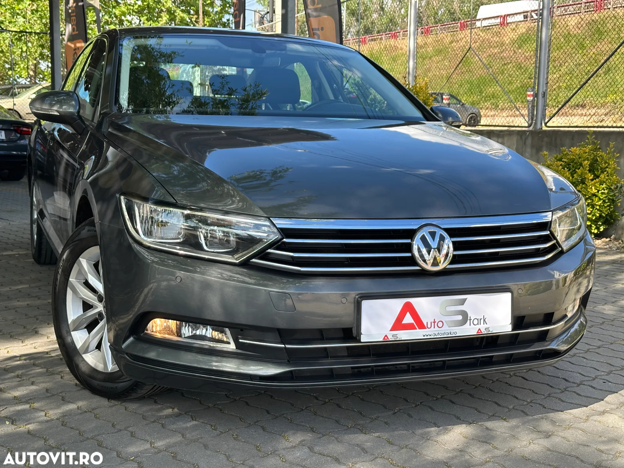Volkswagen Passat 1.6 TDI (BlueMotion Technology) DSG Comfortline - 11