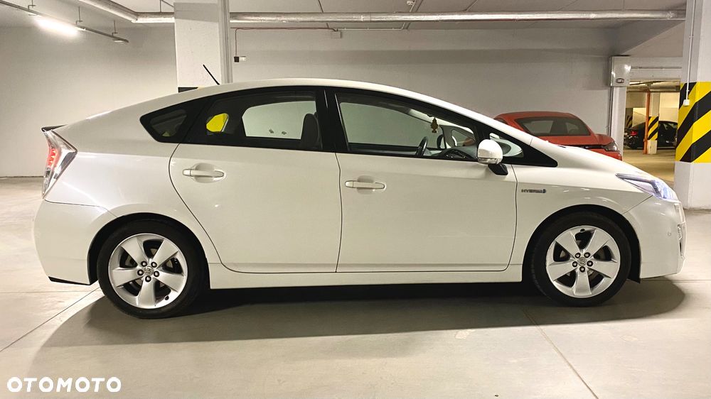 Toyota Prius (Hybrid) Life - 7