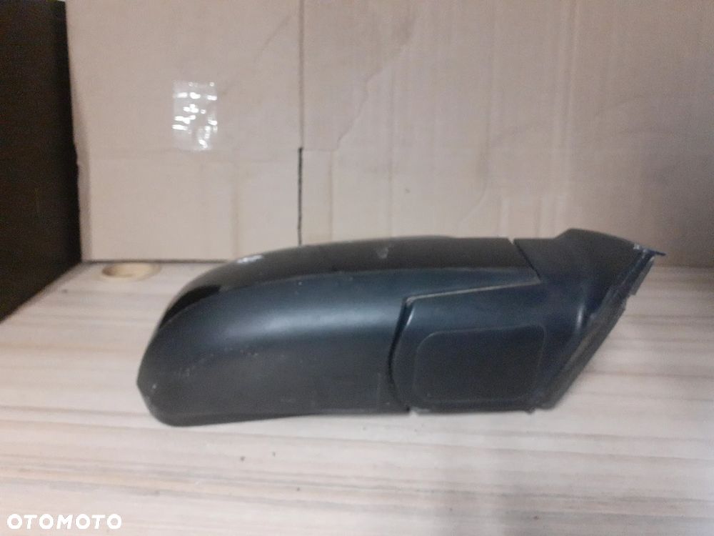 # LUSTETKO PRAWE HYUNDAI TUSCON 5PIN PAE CZARNE - 4