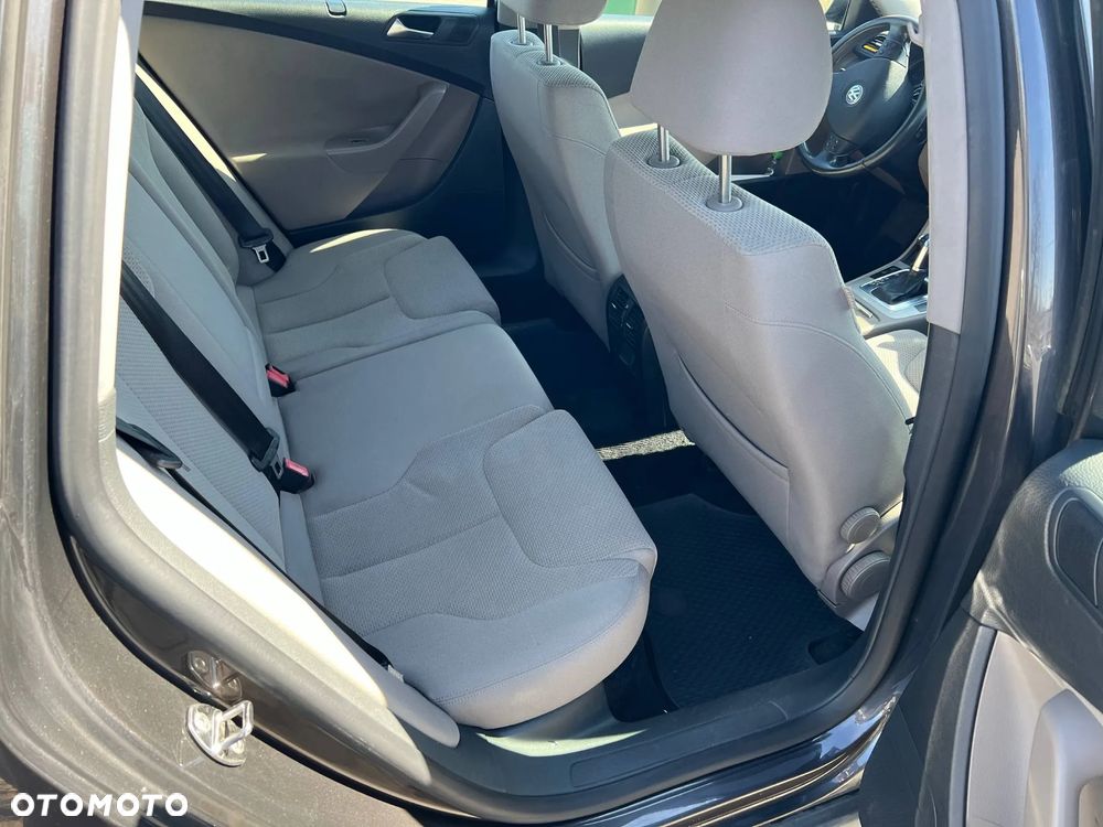Volkswagen Passat 2.0 TDI Comfortline DSG - 3