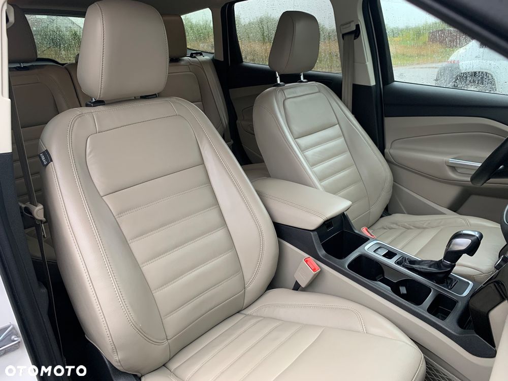 Ford Escape 2.0 EcoBoost AWD Titanium - 24