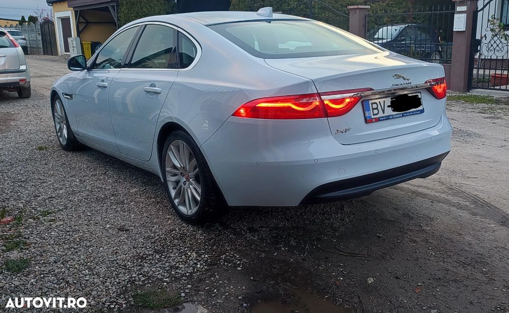 Jaguar XF - 20