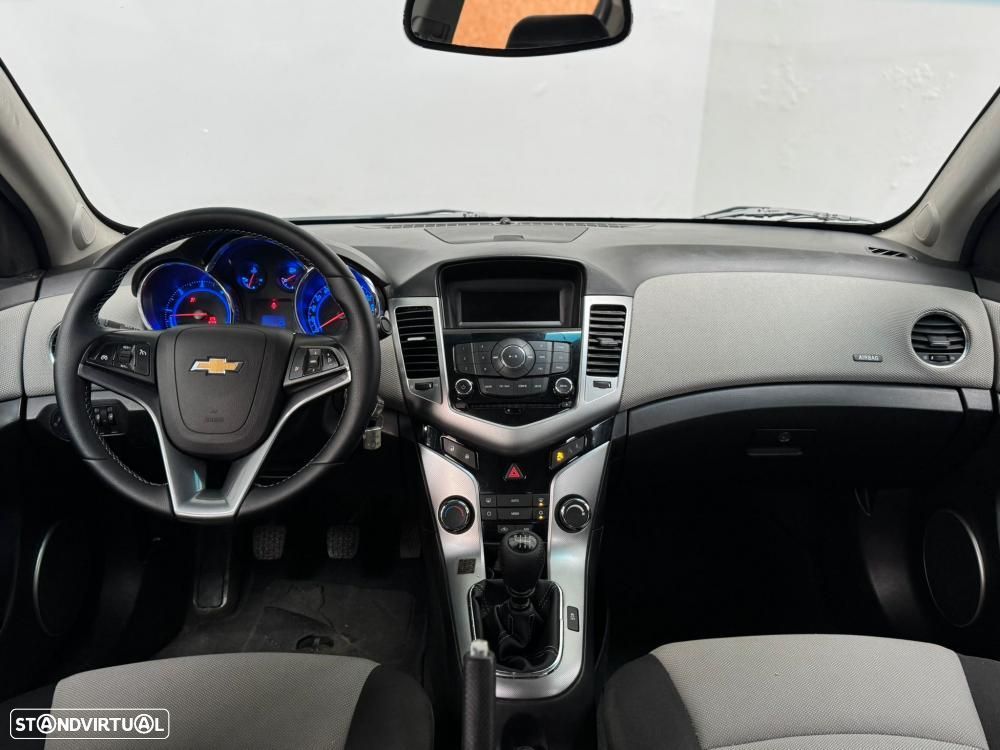 Chevrolet Cruze 2.0 VCDi LTZ EP - 28