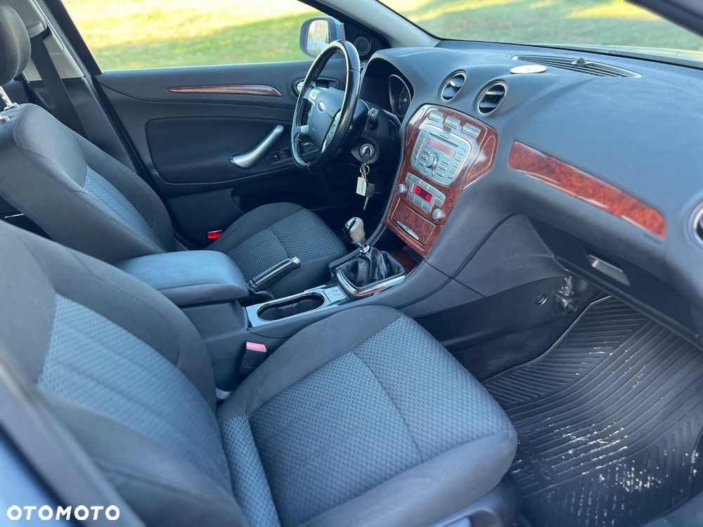 Ford Mondeo - 8
