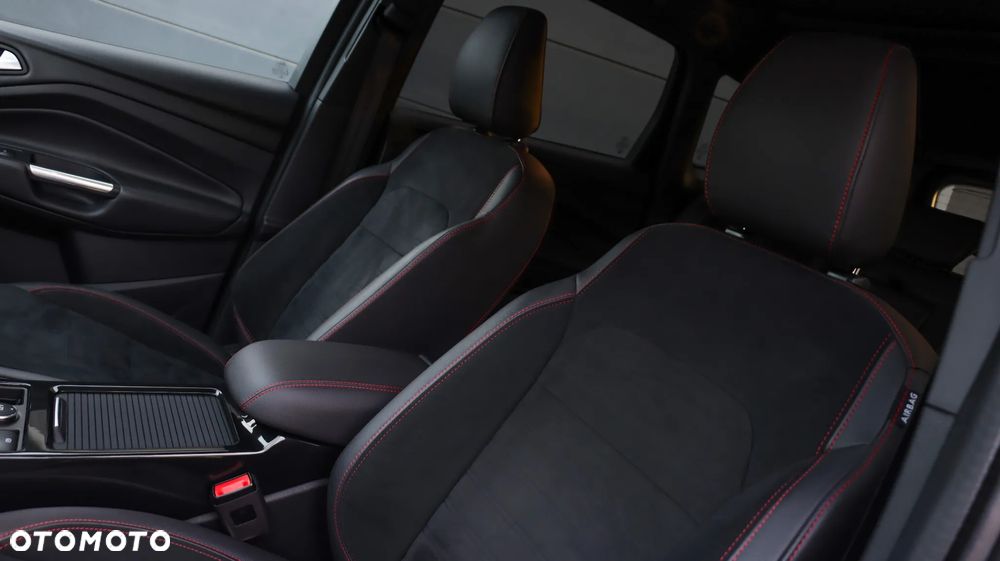 Ford Kuga 1.5 EcoBoost 4x4 ST-Line - 24