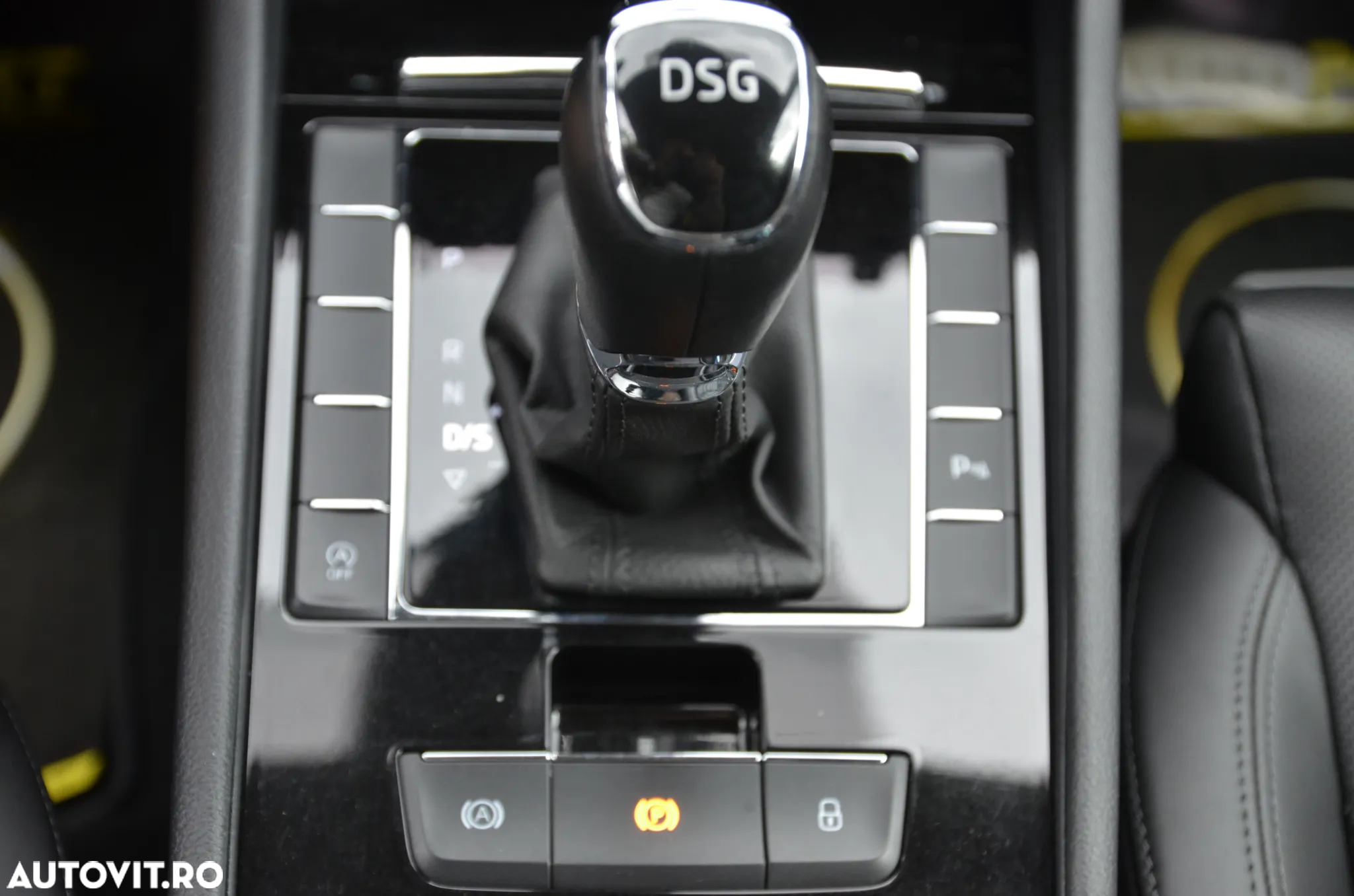 Skoda Superb 2.0 TDI DSG Style - 38
