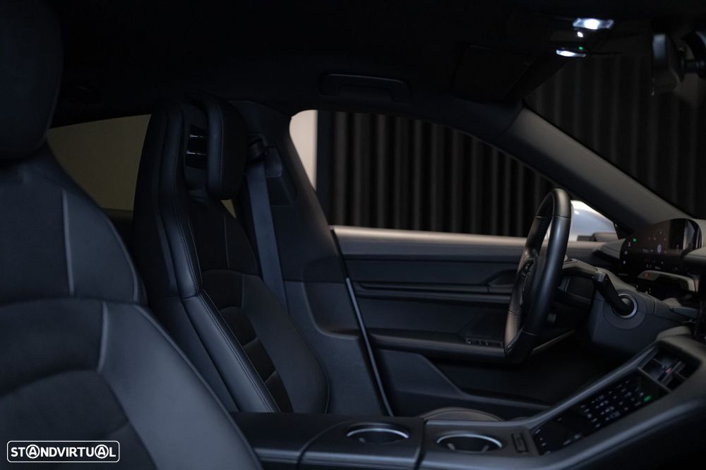 Porsche Taycan 4S Bateria Performance Plus - 29