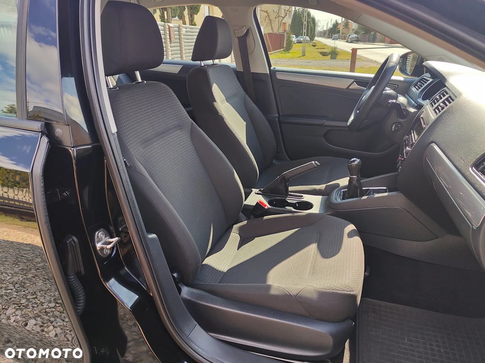 Volkswagen Jetta 2.0 TDI DPF BMT Trendline - 32