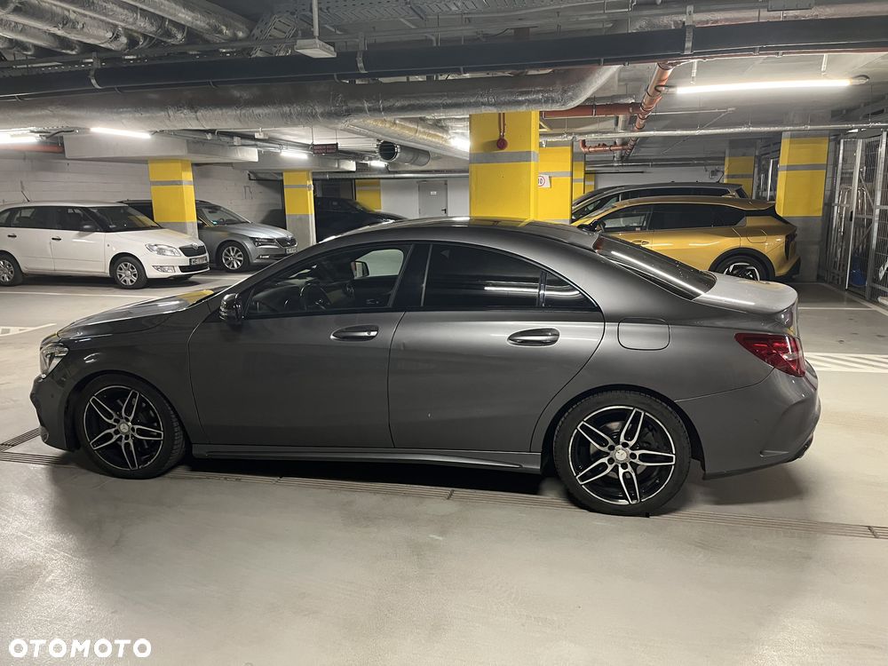 Mercedes-Benz CLA 220 4-Matic AMG Line - 3