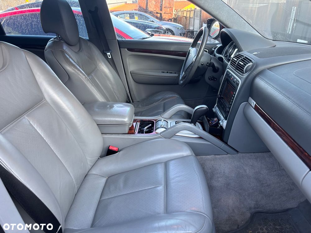 Porsche Cayenne - 17