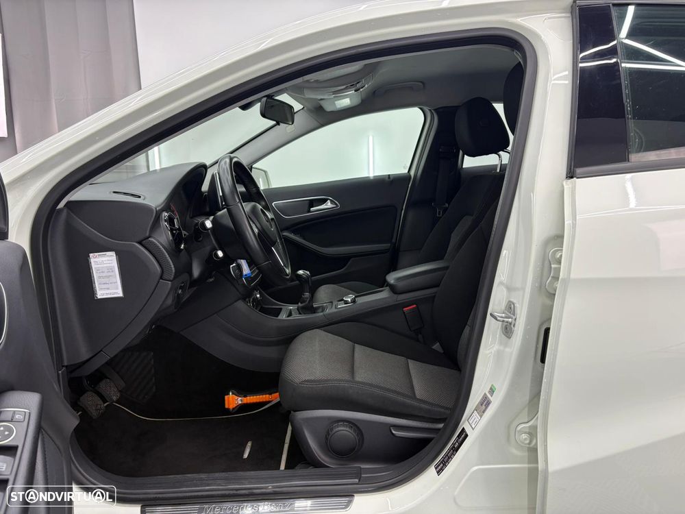 Mercedes-Benz A 180 CDI (BlueEFFICIENCY) Urban - 15