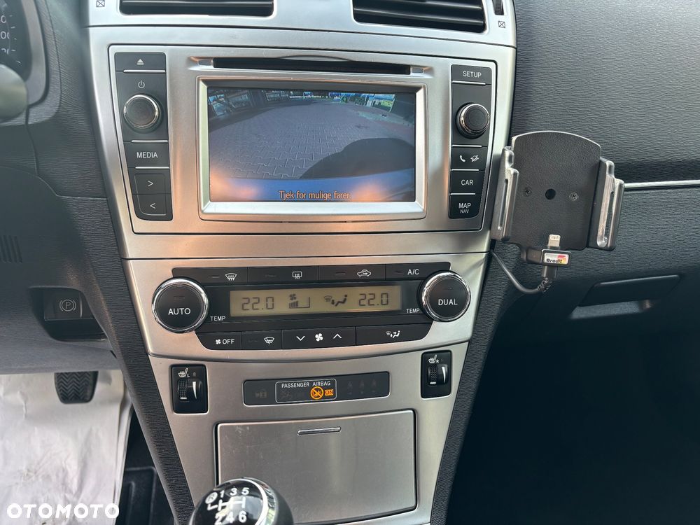 Toyota Avensis - 11