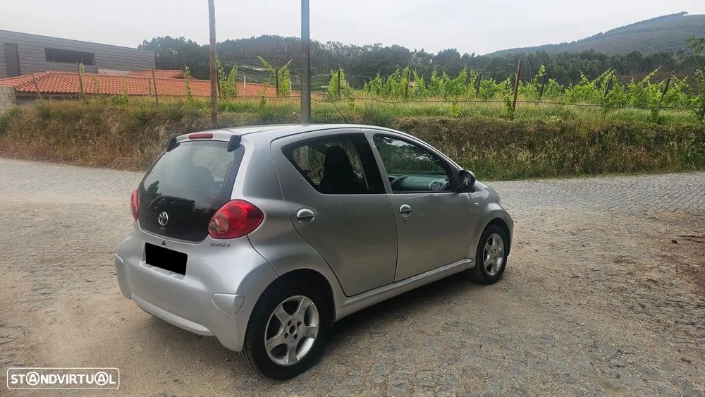 Toyota Aygo 1.0 + AC - 4