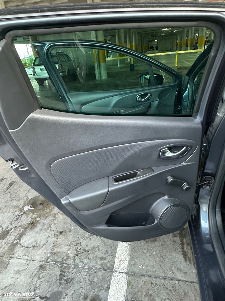 Renault Clio 0.9 TCe Limited - 22