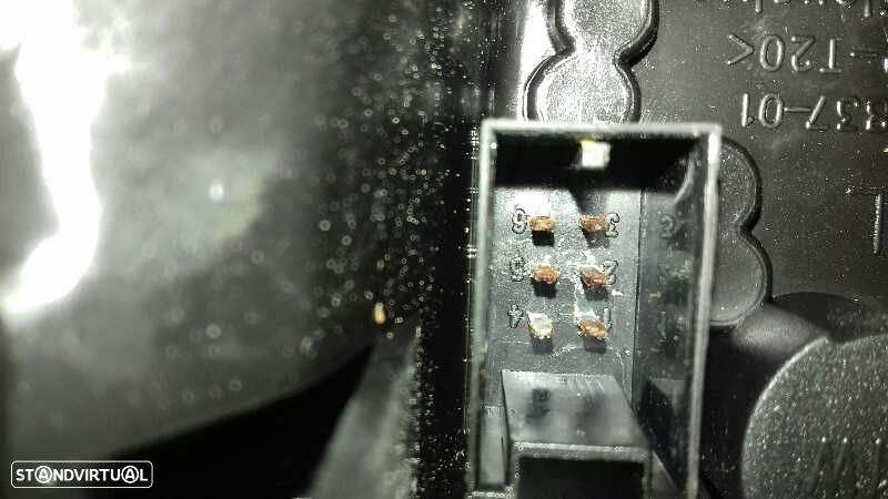 FAROLIM TRASEIRO ESQUERDO AUDI A1 2013 - 2