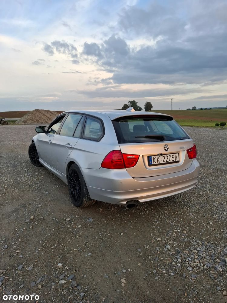 BMW Seria 3 320i - 3